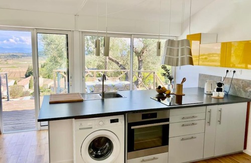 Montbrun-des-Corbieres House | Neuve Romantique