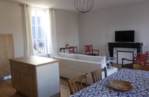 Neuville-aux-Bois Apartment | NEUVILLE GITE WITH WOOD