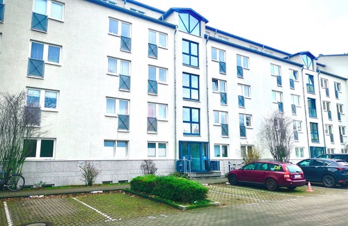 Magdeburg Apartment | Neuwertige Wohnung in Top Lage Incl. Parkplatz, Fahrstuhl, 2 Zimmer+küche+bad