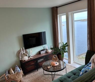 Karmoy Apartment | New Åkrahamn coast house