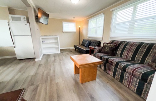 Anchor Bay Harbor Apartment | NEW- 1 Bed, 1 Bath, Sleeps, 4, Close To Boat Launch, Recently Renovated, Clean