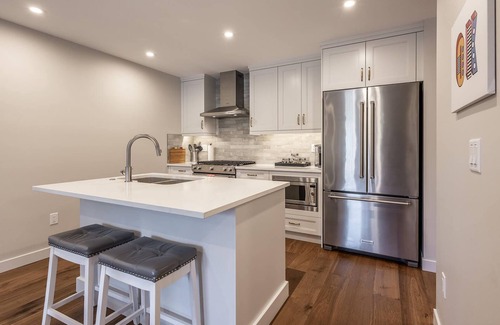 Canmore Apartment | New 1Bd Luxe King Suite with Superb Mtn View