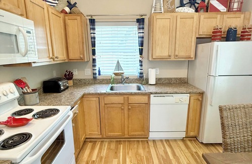 Kennebunkport Cottage | New 2-bed Cottage at Goose Rocks Resort with Pools and AC Only 1-Mile to Beach