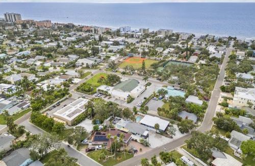 Indian Rocks Beach House | New! 2 Blocks To The Beach 1 Bed, 1 Bath