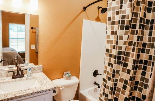 Paris House | New, 2 BR, 2B, 231 11th NE, #1