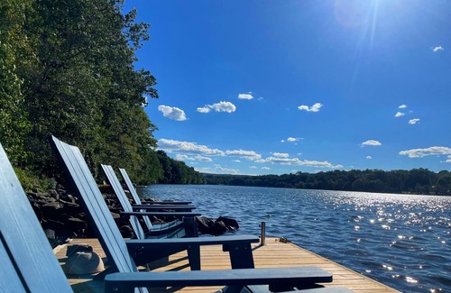 Walton Park House | NEW – 2 Side-by-Side Lake Homes Sleep 17 Pet Friendly 2 Private Docks -1 hr NYC