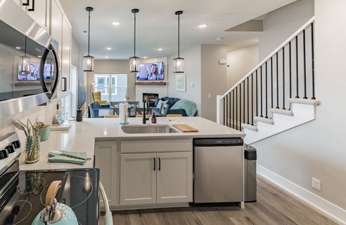 Dahlman House | New 3 bed 4 bath home - rooftop deck, 2 car garage & porch near downtown!