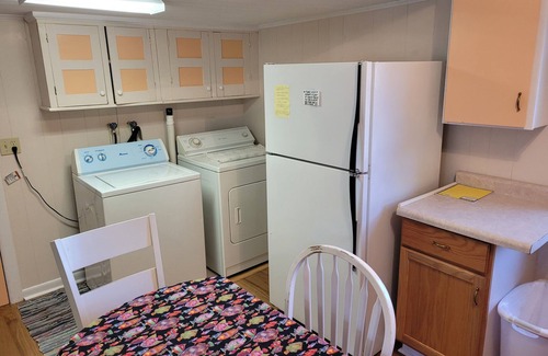 Frankfort Cottage | New! 307 HP Cottage - Very Cute with Great Downtown Location & A/C!