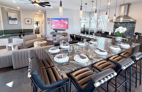 Cape May Court House House | New 4,500 Sq.ft. 14 Guests, 5 Bed, 5 Bath, SkyDeck, Spa, Elevator, Docks, WiFi.