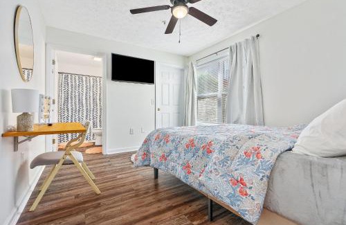 Auburn Apartment | New 4BR 4BA AU Oasis 2 Mins to Downtown & Stadium Sleeps 10