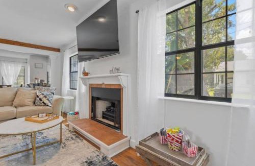 Long Beach Apartment | NEW 4BR Single Story GRILL Near the beach