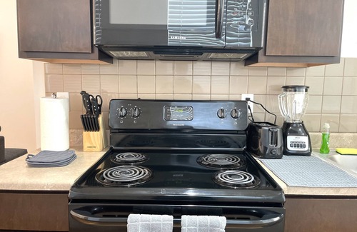 McAllen Apartment | NEW! 5 min from Mall, Airport, and Dinning!