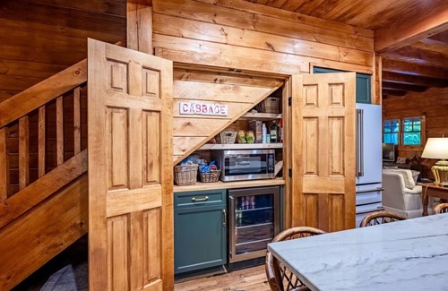 Sapphire Cabin | New! 5BD/3BA Mountain Retreat w/Resort Amenities