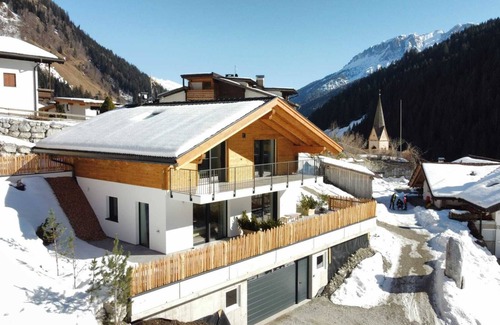 Fleres Apartment | New: Apartment 'Chalet Tribulaun - Apt 2' with Mountain View, Private Terrace and shared Sauna