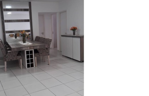 Indaia Apartment | New apartment, complete, with beautiful sea and mountain views.