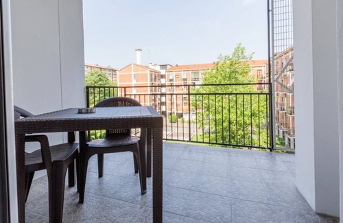 Gallaratese Apartment | NEW! Apartment X6 with WIFI, A/C, underground M1!