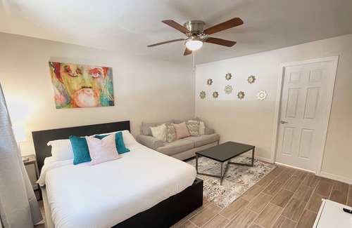 McAllen Apartment | New Apt. 2 rooms & 2.5 baths in south McAllen near hospitals & shopping center.