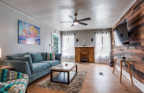 Monte Vista Apartment | *New* Art House II