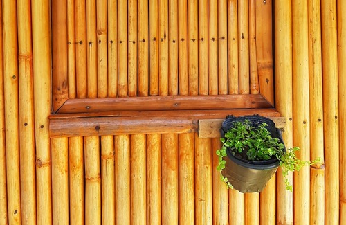 El Nido Bed & Breakfast | New Bamboo Chalets. Private rooms at hostel prices. Close to beach and town.