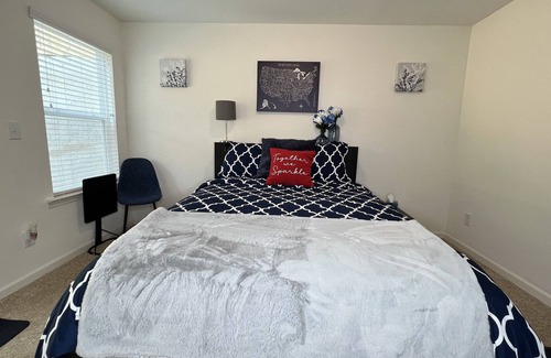 Cliftondale House | ⭐NEW⭐ Beautiful 1 BDRM 1 BATH Airport Hideaway