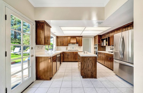 Agoura Hills House | New! Beautiful King Size + Pool!