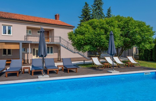 Zabrezani Villa | New beautiful Villa! Large private pool in a secluded garden, 6 bedrooms