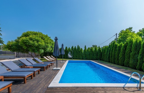 Zabrezani Villa | New beautiful Villa! Large private pool in a secluded garden, 6 bedrooms