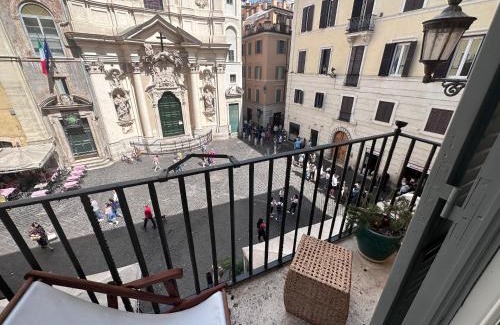 Rione VIII Sant'Eustachio Apartment | NEW! BELLISSIMO PalazzoFranchi Pantheon