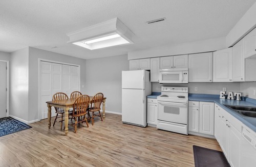 Andover House | NEW! Blaine 5BR Haven Hot Tub, Space & Fun