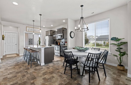 Meridian House | NEW BoHo Cottage w/Arcade room- Pet friendly!