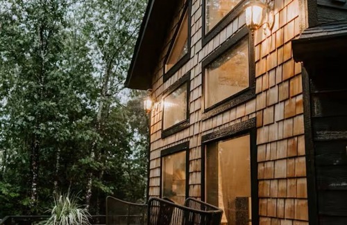 Lenox Cabin | New Bronze Gabel Cabin