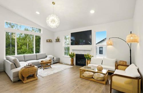 Sand Lake House | New build-beautiful lake view-5beds 12 sleeping