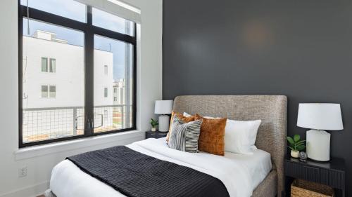 Nashville House | New Build Sleeps 12 2 Condos Modern Design Near Downtown Nashville