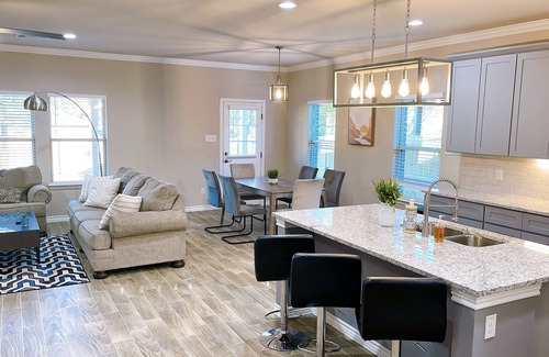 South Arlington House | NEW BUILT 4Br2.5Ba. Stylist and Comfortable experience