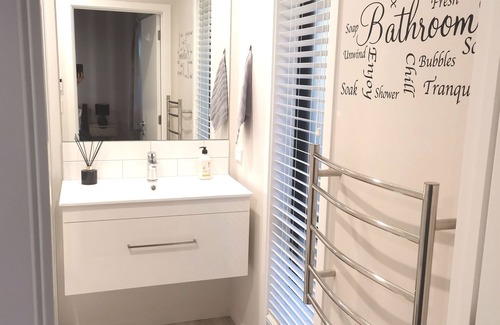 Rolleston House | New Built Guest Suite in Rolleston