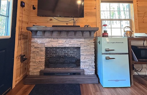 Town of Hope Cabin | NEW! Cabin with gazebo on the river! 111A