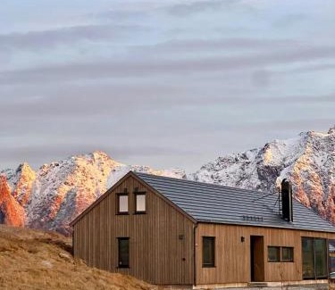 Straumsjoen House | New Cabin With Ocean Views In Vesterålen