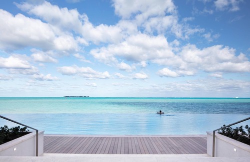 Nassau Resort | New Cable Beach Resort! Golf Course Views w/Private Balconies -Spacious Retreat