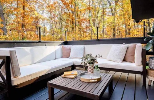 New Paltz House | NEW: Chalet Getaway, 5 min to Main St
