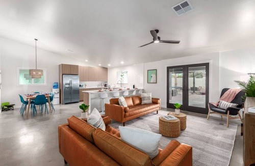 Chandler House | NEW! Chandler Palms Paradise