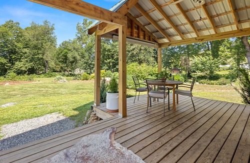 Barnardsville Cottage | New! Charming Oasis on a Trout Stream.