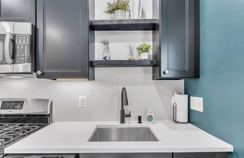 Old Town West House | NEW! Chez Old Town | Walk to Shops Metro & Waterfront