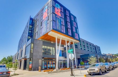 Uptown Condo | New Condo Offers Great Location, Plenty of Services, Walk Everywhere