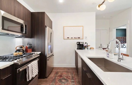 Silverthorne Condo | New Condo On The River 🎣 Ground Floor🌲 Patio ☀️ Community Hot Tub🤑$0 Cleaning fee