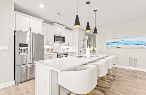 Village of Four Seasons Condo | NEW Condos! 6 Bed/6 Bath! Pool, Hottub, & Gym! 2EF