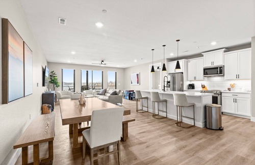 Village of Four Seasons Condo | NEW Condos! 6 Bed/6 Bath! Pool, Hottub, & Gym! 2EF