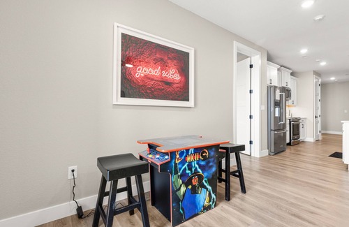 Village of Four Seasons Condo | NEW Condos! 6 Bed/6 Bath! Pool, Hottub, & Gym! 2EF