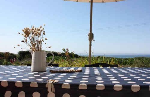 Esquibien House | New construction only a few minutes from the beach, sea view