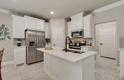 Haltom City House | New Contemporary Home - Bright & Spacious!