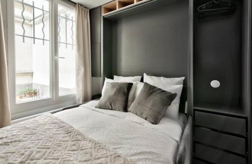 Quartier de la Goutte-d'Or Apartment | NEW ! Cosy Suite Intimate Nest Sacré Coeur Paris !